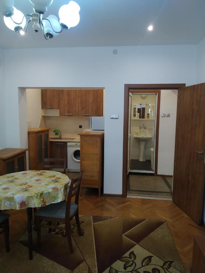 Ferienwohnung 27 Юли 3 Бюджет Warna Exterior foto